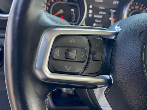 Used 2021 Jeep Wrangler Unlimited Sahara w/ Dual Top Group AWD/4WD image 18