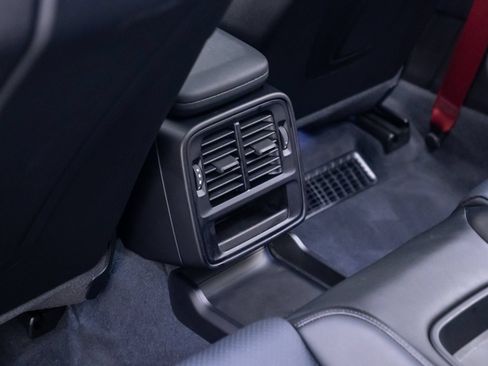 Certified 2022 Porsche Taycan 4 Cross Turismo AWD/4WD image 19