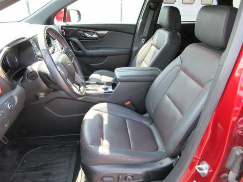 Certified 2022 Chevrolet Blazer RS w/ Enhanced Convenience Package AWD/4WD image 9