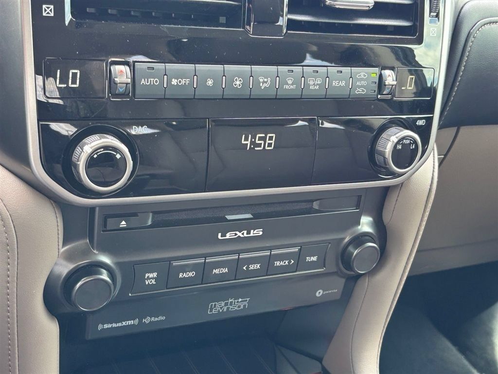 Used 2023 Lexus GX 460 Premium w/ Accessory Package AWD/4WD image 23