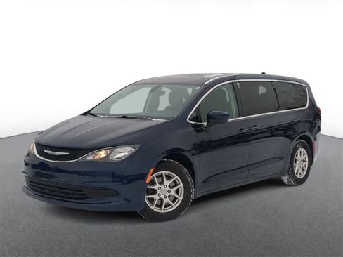 Used 2017 Chrysler Pacifica Touring image 1