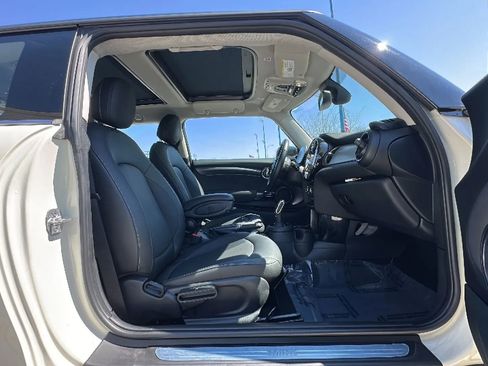 Used 2023 MINI Cooper 2-Door Hardtop image 24