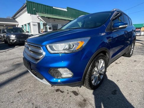 Used 2017 Ford Escape Titanium FWD image 3