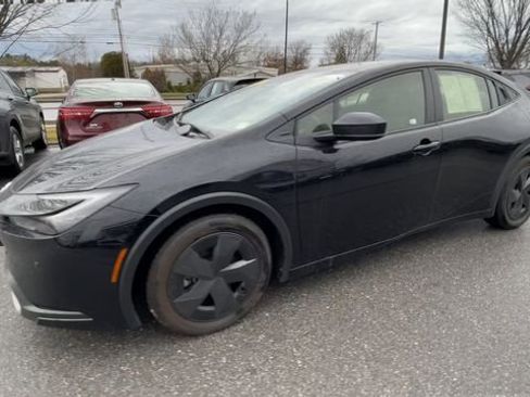 Certified 2024 Toyota Prius Prime SE image 6