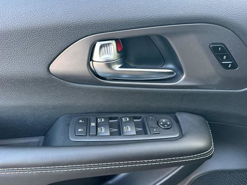 New 2026 Chrysler Pacifica Select image 8