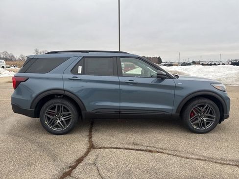 New 2026 Ford Explorer ST-Line w/ ST-Line Street Pack image 4