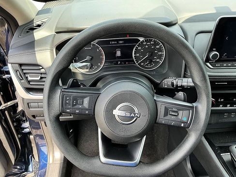 Used 2024 Nissan Rogue SV AWD/4WD image 14
