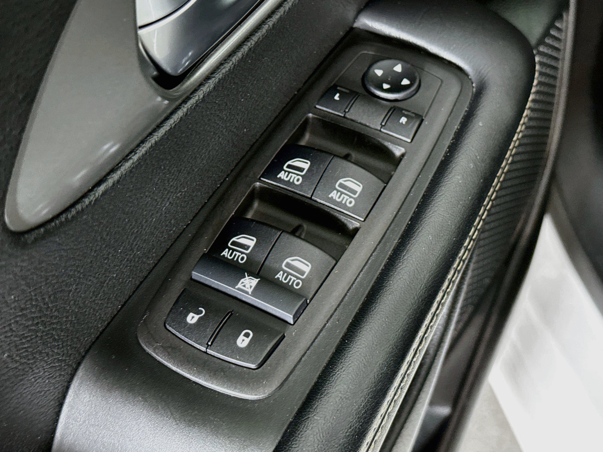 Used 2025 Chrysler Pacifica Select FWD image 20
