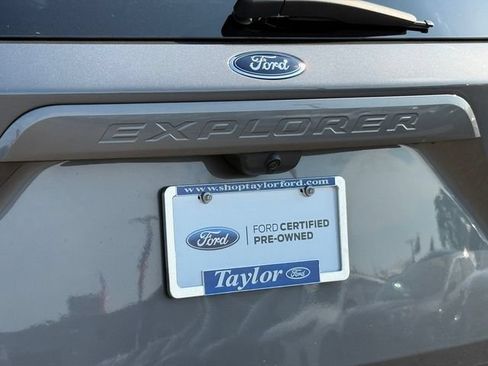 Used 2023 Ford Explorer XLT w/ Equipment Group 202A AWD/4WD image 30