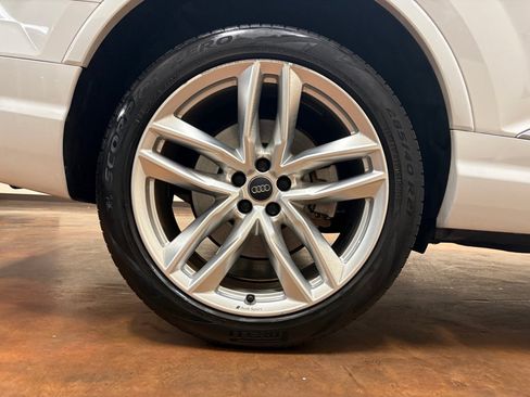 Used 2018 Audi Q7 3.0T Prestige AWD/4WD image 12
