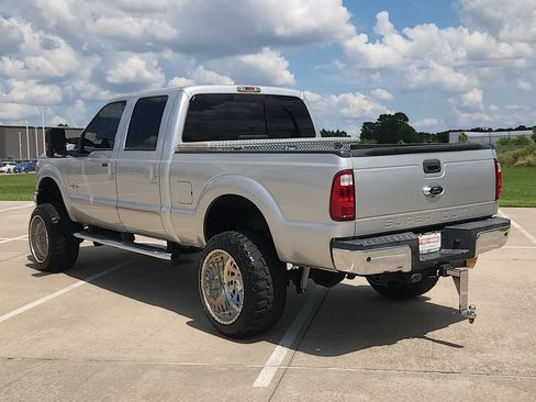Used 2016 Ford F250 Lariat w/ Lariat Ultimate Package AWD/4WD image 7