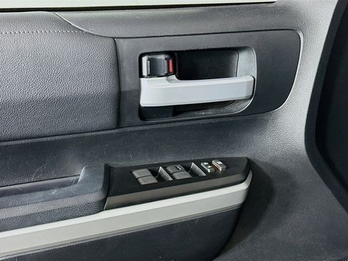 Used 2017 Toyota Tundra SR5 image 15