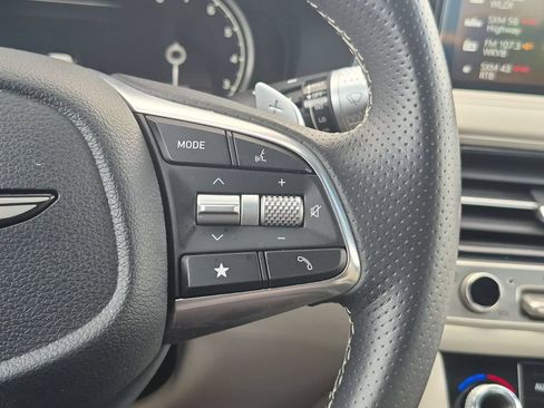 Used 2025 Genesis G70 2.5T RWD image 22