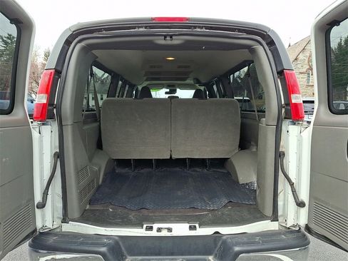 Used 2019 Chevrolet Express 3500 LT w/ LT Preferred Equipment Group image 28