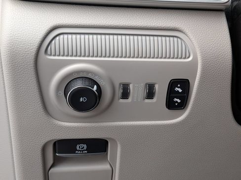 Used 2022 Jeep Wagoneer Series III AWD/4WD image 19