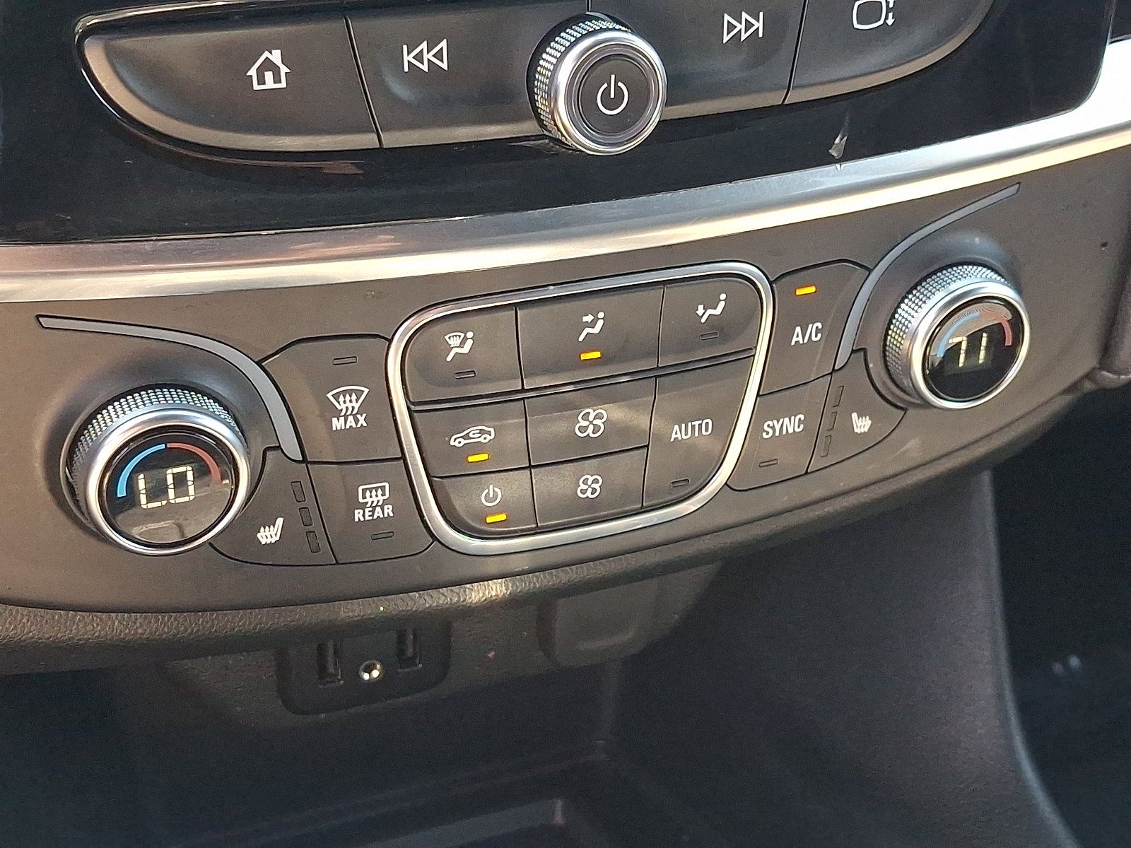 Certified 2023 Chevrolet Traverse LT AWD/4WD image 18