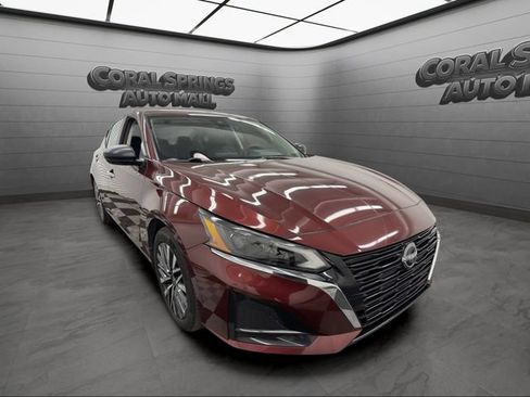 Certified 2024 Nissan Altima 2.5 SV FWD image 7