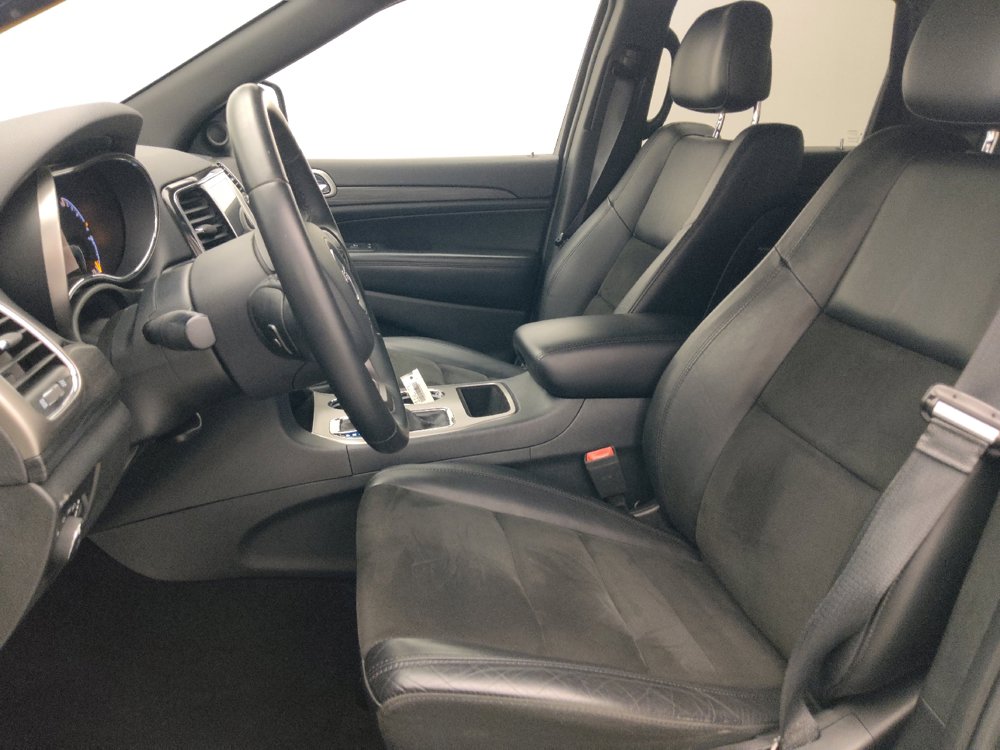 Used 2019 Jeep Grand Cherokee Laredo w/ Laredo X Package AWD/4WD image 17