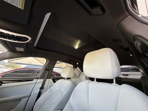 Used 2021 Porsche Macan S image 8