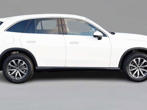Used 2026 Mercedes-Benz GLC 300 4MATIC image 4