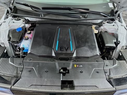 Used 2024 Hyundai Ioniq 5 SEL image 33