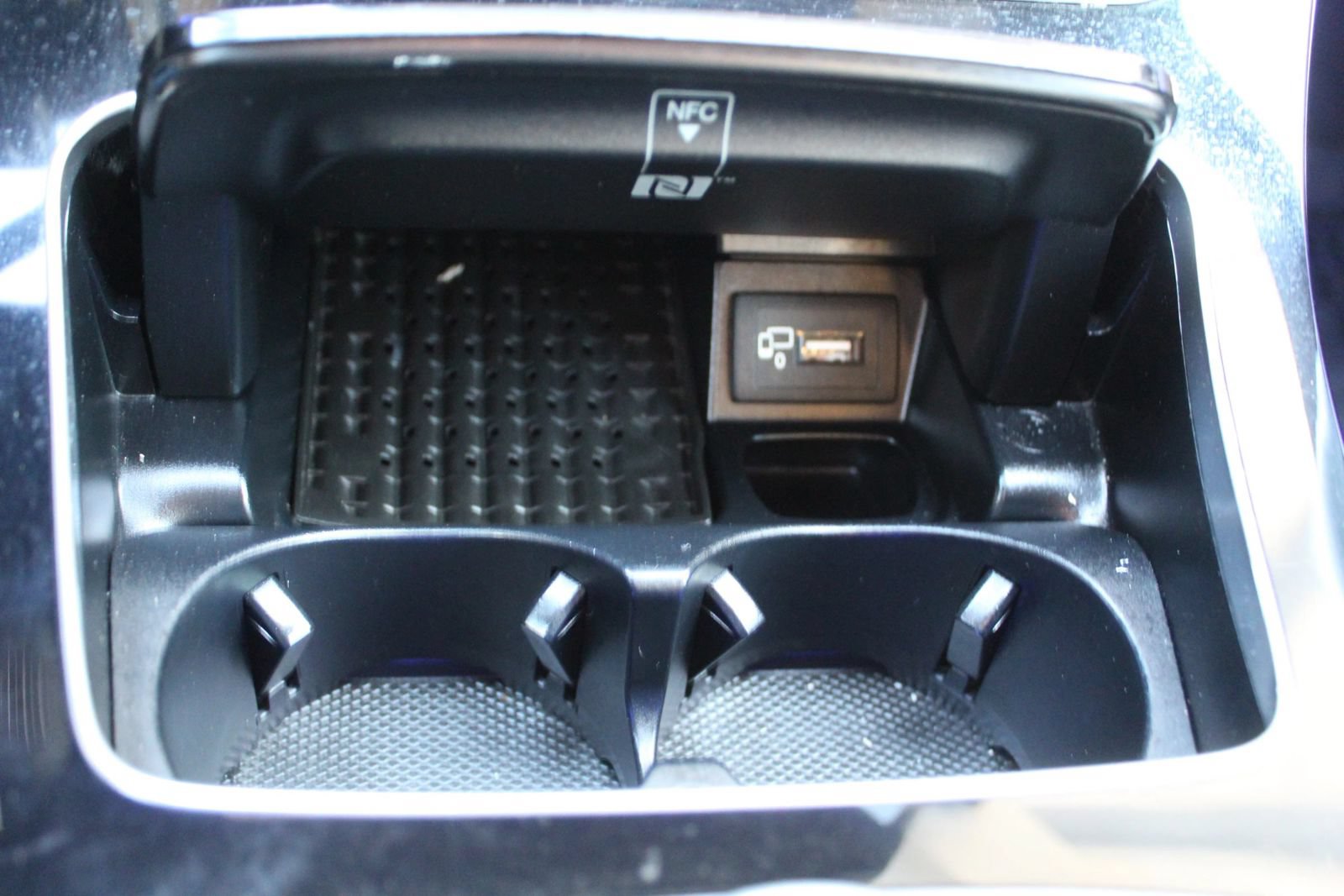Used 2017 Mercedes-Benz E 300 image 19