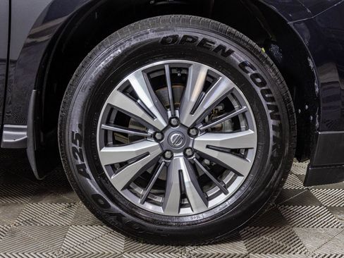 Used 2020 Nissan Pathfinder SV image 50