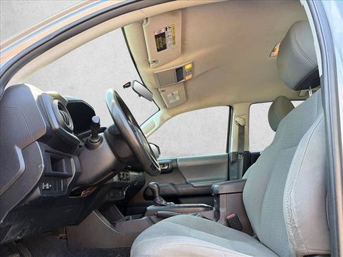 Used 2016 Toyota Tacoma SR w/ SR Convenience Package RWD image 9