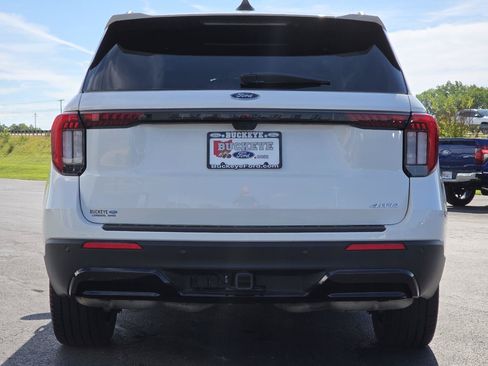 Used 2025 Ford Explorer ST-Line w/ ST-Line Street Pack AWD/4WD image 17