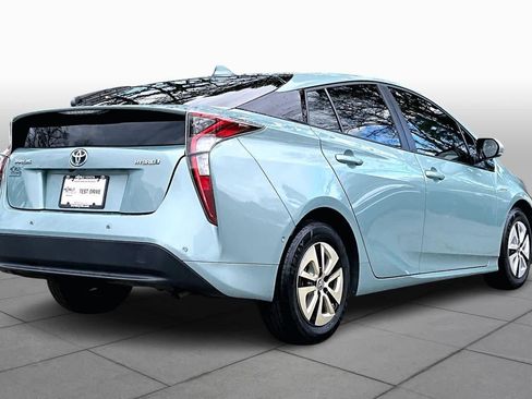 Used 2018 Toyota Prius Two image 12