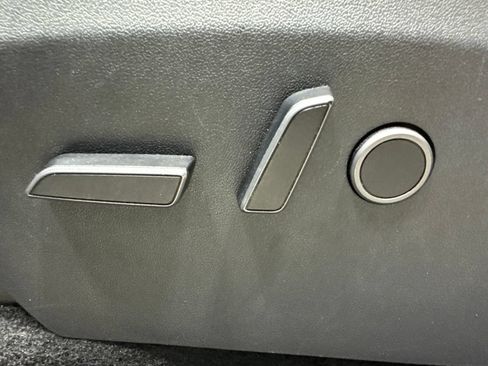 Used 2023 Tesla Model Y Long Range AWD/4WD image 11