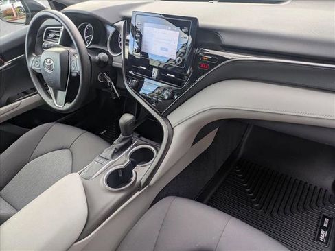 Used 2022 Toyota Camry LE image 20