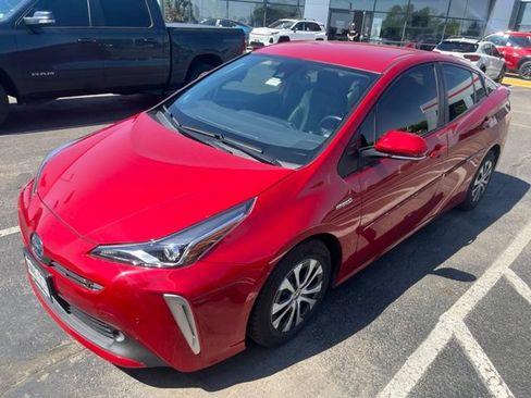 Used 2022 Toyota Prius XLE AWD/4WD image 3