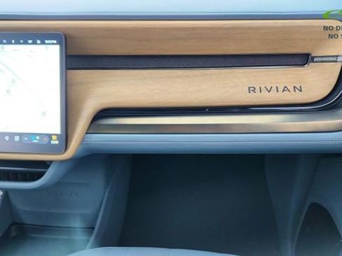 Used 2025 Rivian R1T Premium AWD/4WD image 37