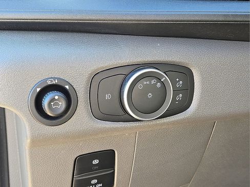 Used 2021 Ford Transit 350 XLT image 26