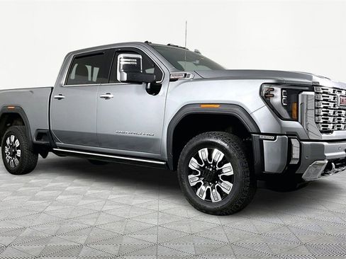 Used 2024 GMC Sierra 2500 Denali w/ Denali Reserve Package image 3