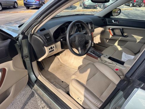 Used 2006 Subaru Outback 2.5i Special Edition image 8