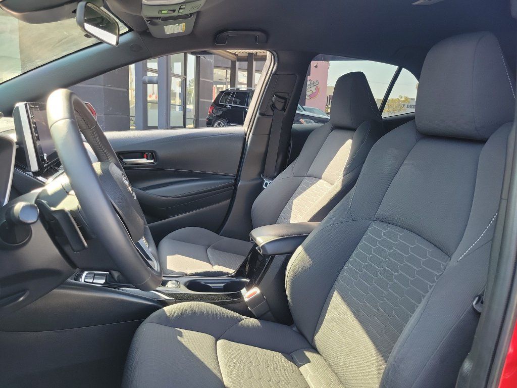 Used 2021 Toyota Corolla SE w/ Carpet Mat Package (TMS) FWD image 17