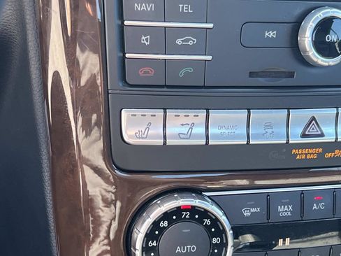 Used 2019 Mercedes-Benz SLC 300 image 29