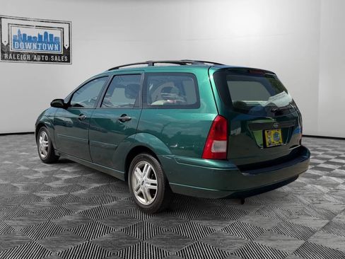 Used 2000 Ford Focus SE FWD image 8