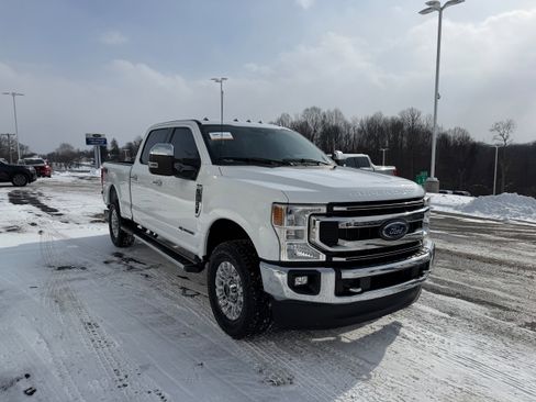 Certified 2022 Ford F250 XLT w/ XLT Premium Package image 4