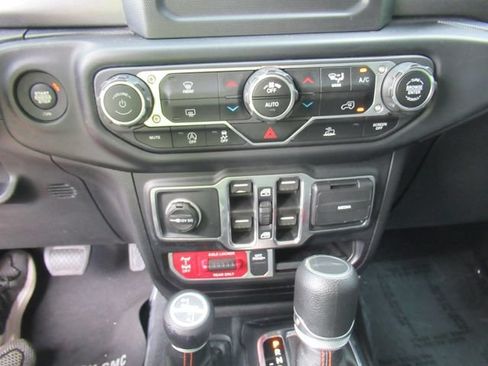 Used 2021 Jeep Gladiator Mojave w/ Trailer Tow Package AWD/4WD image 27