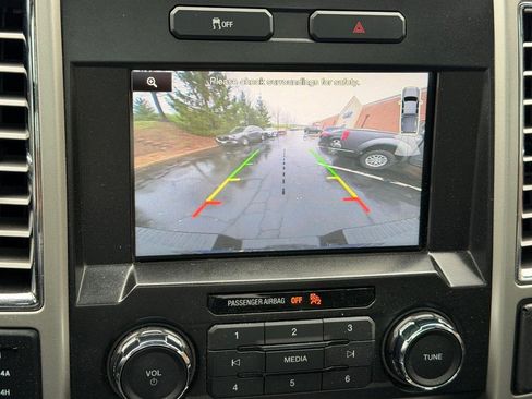 Used 2015 Ford F150 Lariat image 21