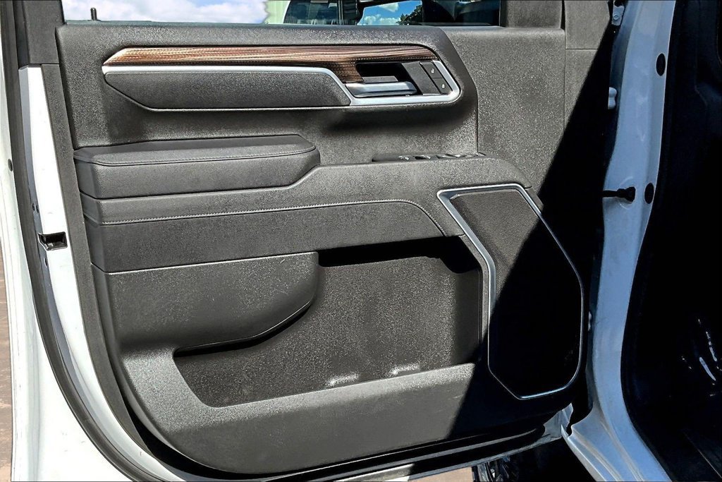 Used 2025 Chevrolet Silverado 2500 LT w/ Convenience Package AWD/4WD image 23