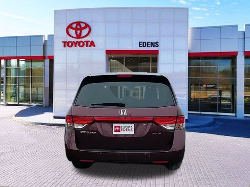 Used 2016 Honda Odyssey Touring Elite image 4