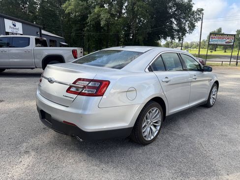 Used 2019 Ford Taurus Limited FWD image 4