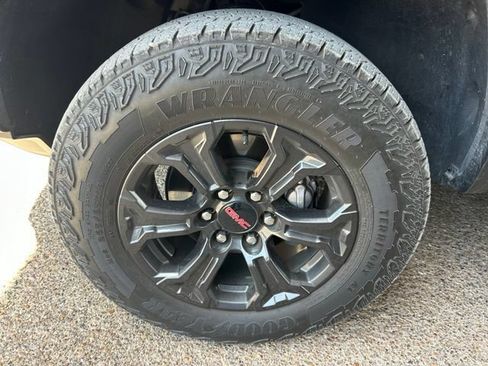 Used 2025 GMC Canyon Elevation w/ Convenience Package AWD/4WD image 20