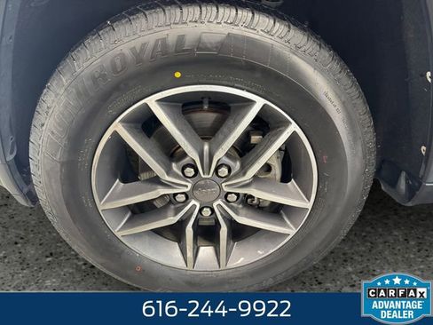 Used 2019 Jeep Grand Cherokee Limited image 24