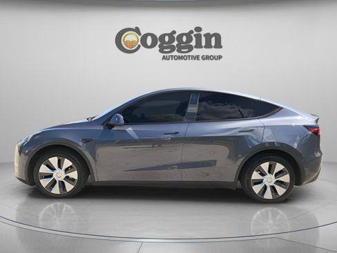 Used 2023 Tesla Model Y Long Range AWD/4WD image 2