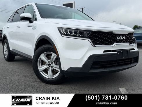 Certified 2022 Kia Sorento LX FWD image 1